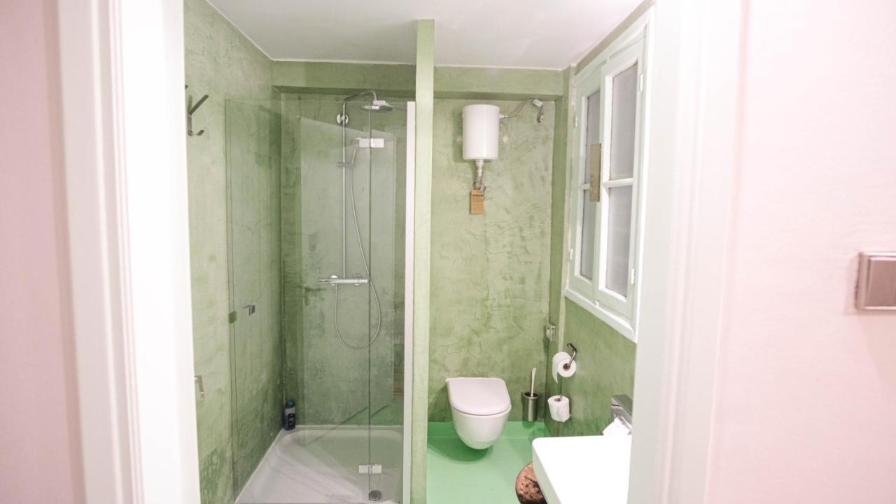Quiet And Central Flat With Private Backyard Garden Афины Экстерьер фото