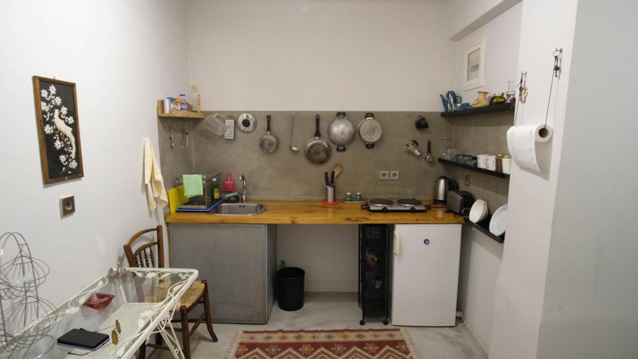 Quiet And Central Flat With Private Backyard Garden Афины Экстерьер фото