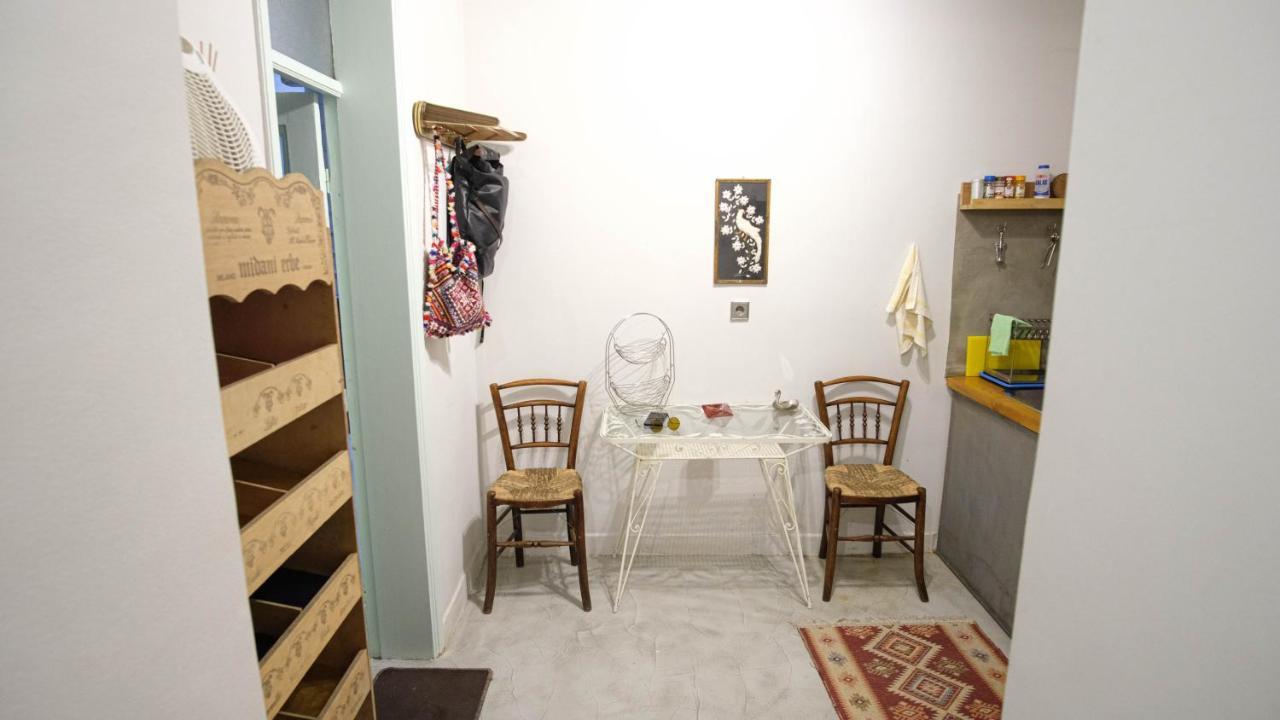 Quiet And Central Flat With Private Backyard Garden Афины Экстерьер фото