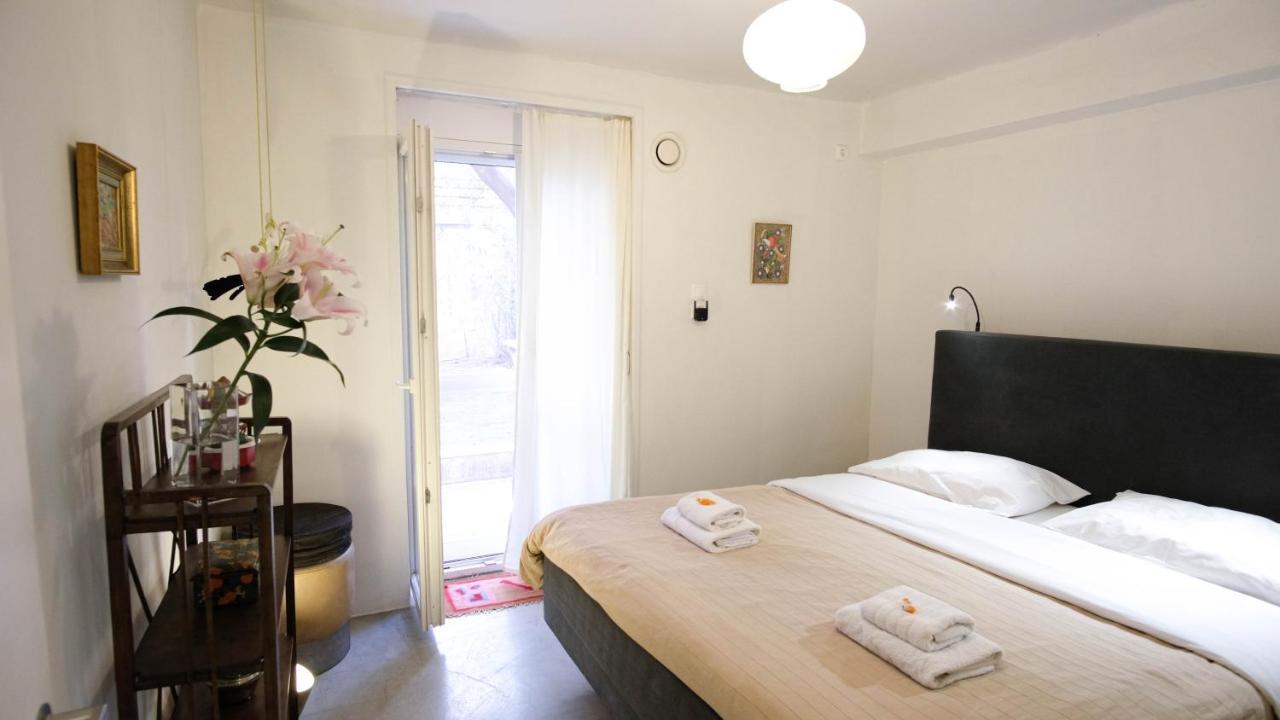 Quiet And Central Flat With Private Backyard Garden Афины Экстерьер фото